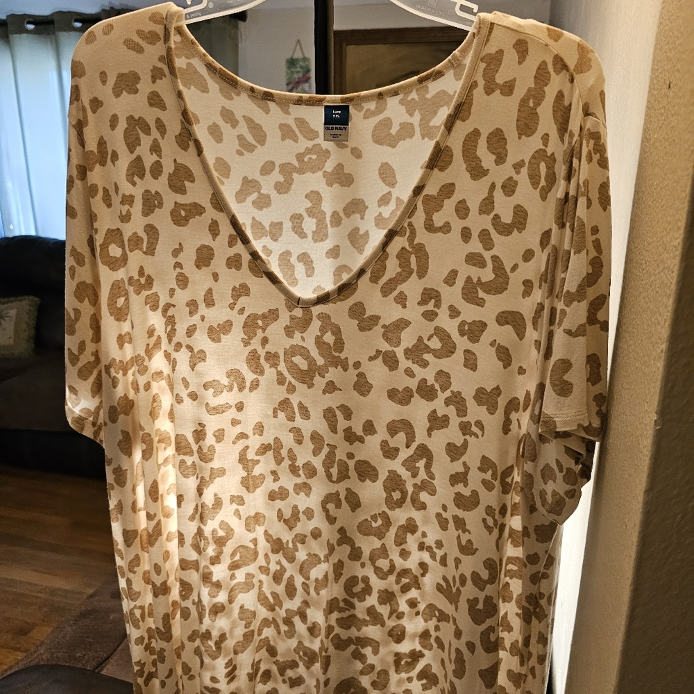 Old Navy Tshirt